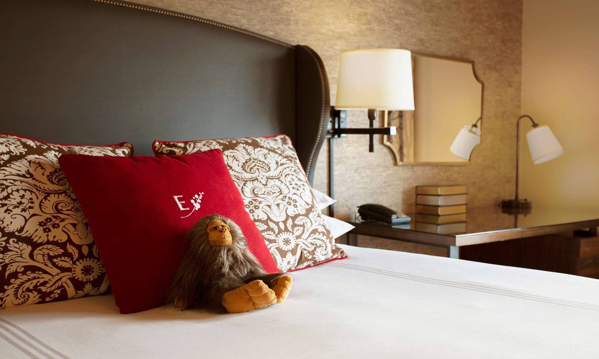 Downtown Seattle Hotel | 1-Bedroom Suite at a 4⭐️ Hotel