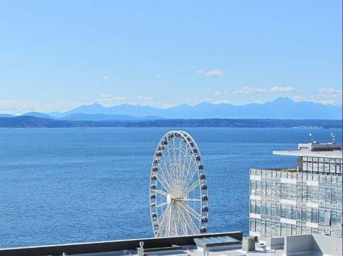 Downtown Seattle Apartment | 1 Block to Pike Place Market Balcony Water View