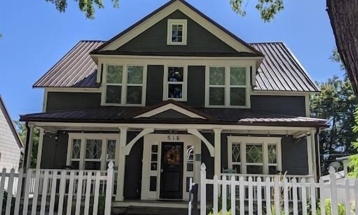 Garden District Apartment | 1 BR In Walking Distance To Downtown And The Beach
