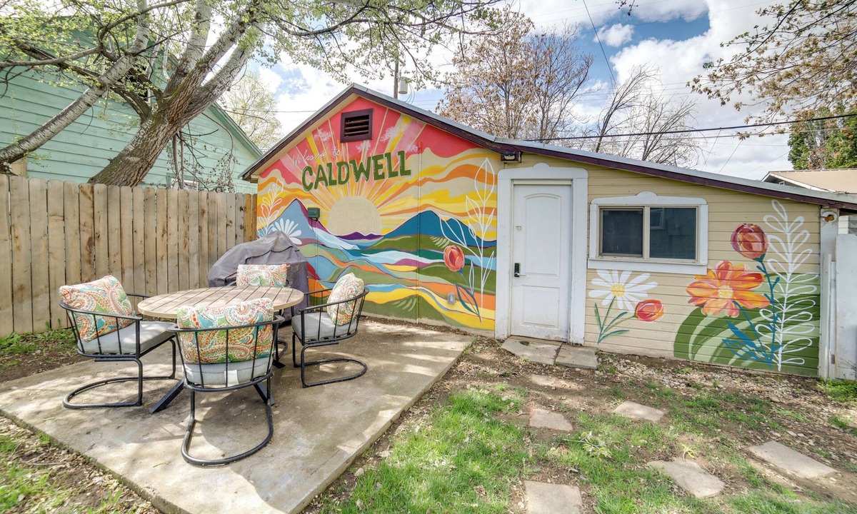 Caldwell Apartment | 1 Mi to College of Idaho! Walkable Downtown Apt