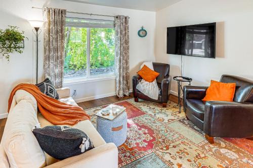 Coeur d'Alene House | 1 Mi to Tubbs Hill & Lake: Midtown Home w/Yard!
