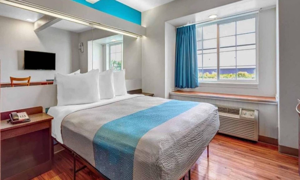 Idaho Falls Apartment | 1 Queen Bed | Suite, Nsmk, Micfridge, Sofa-Bed