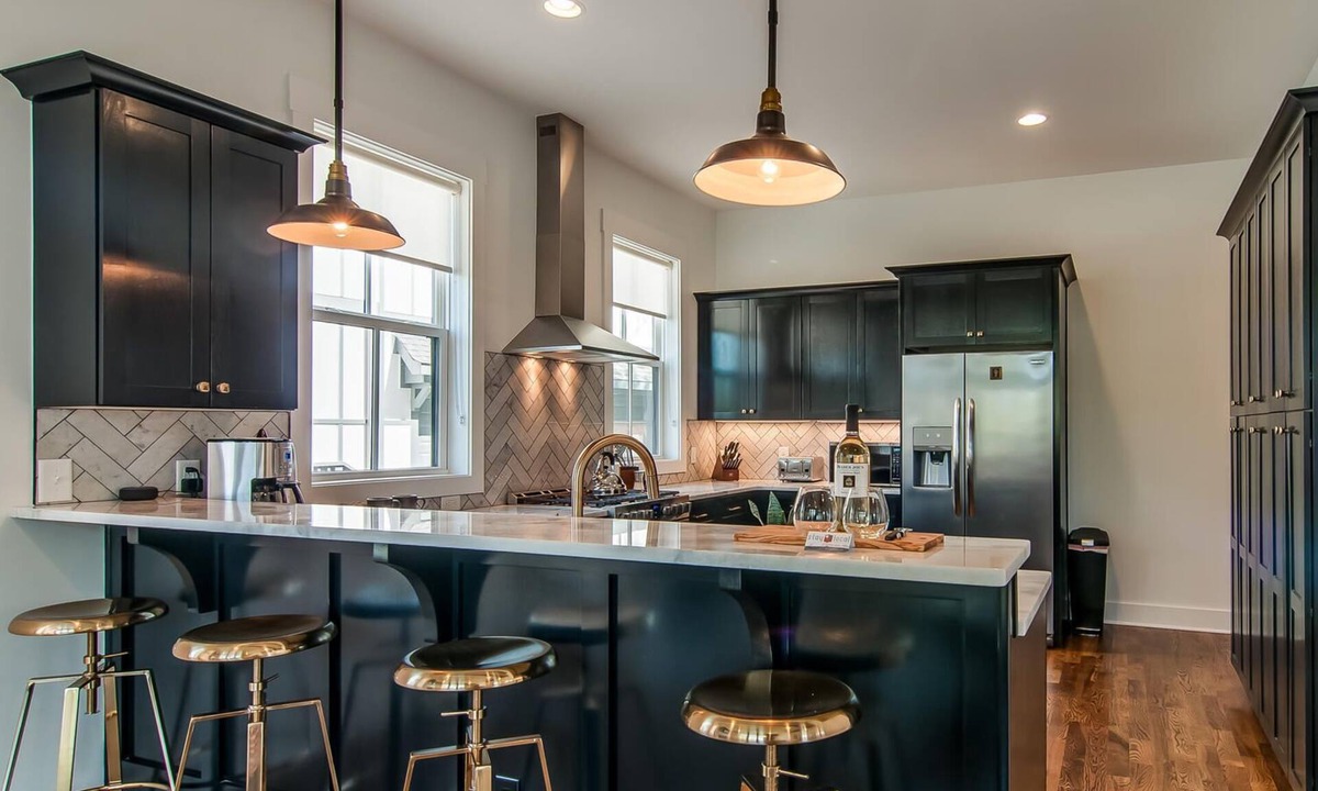 Shelby Hills House | 10 Min to Broadway-Rooftop-Family Friendly-Elegant-Peaceful East Nashville