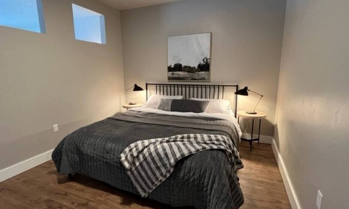 La Grande Apartment | #108 Spacious studio rental in La Grande, OR