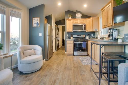 Port Hadlock House | 11 Mi to Port Townsend Ferry: Cottage w/View!