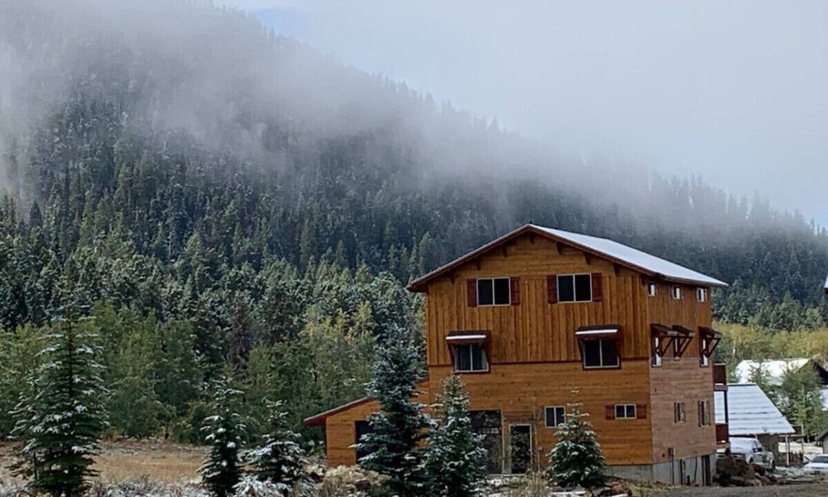 Island Park House | 12 miles from Yellowstone with incredible views - Grizzly Lodge