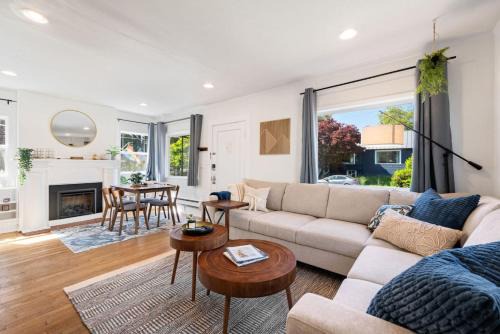 Roosevelt House | 139 - City Oasis - Office, Yard, and BBQ