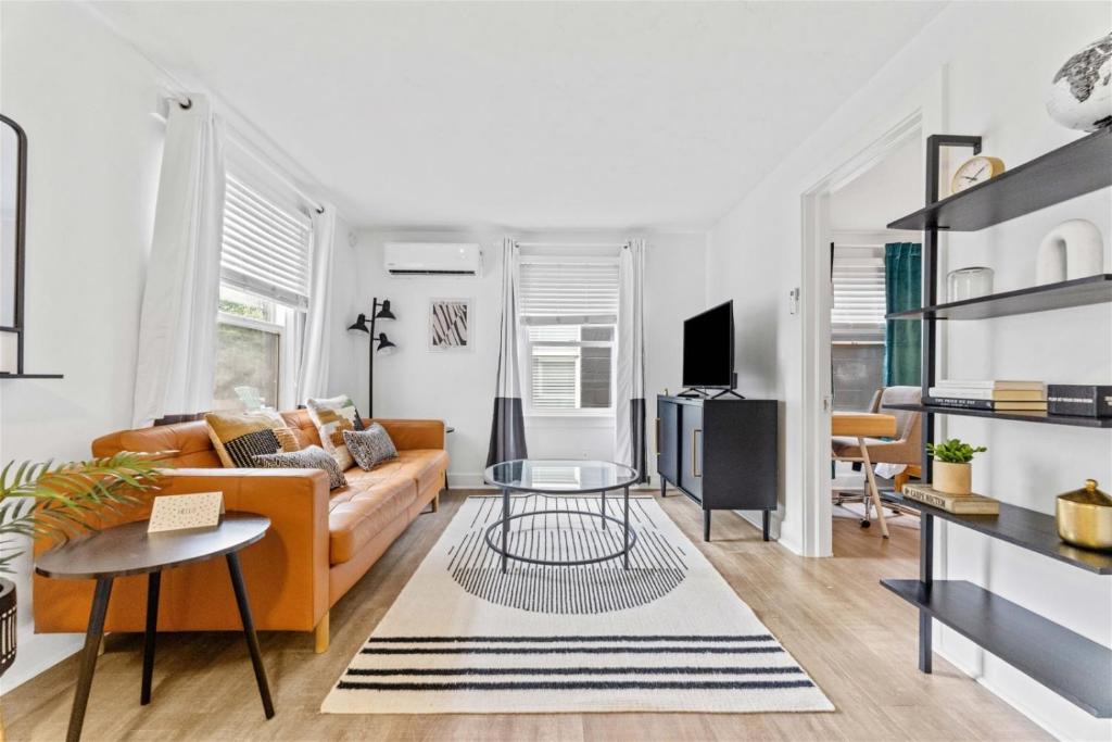 North End Apartment | 18th Street E