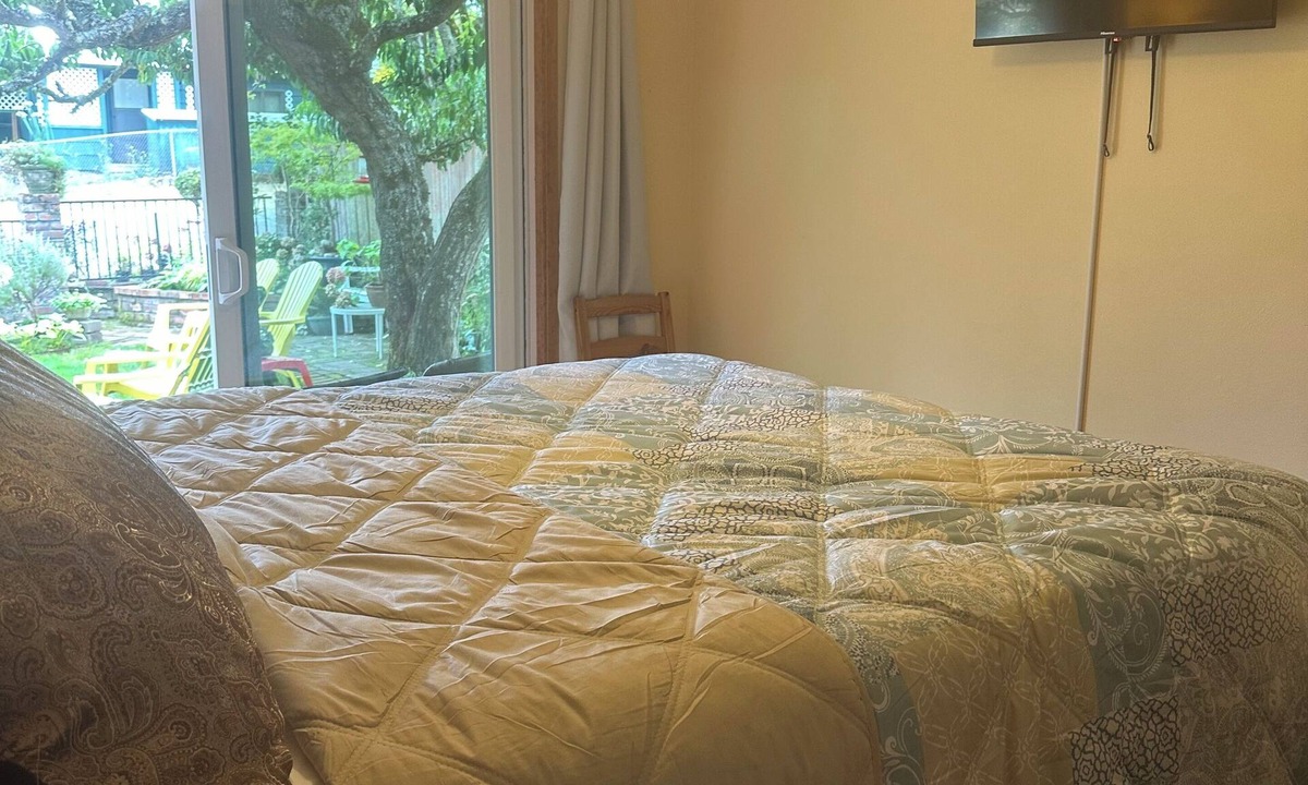 Des Moines House | 1Bedroom-2PAX-Seattle Kinghorn Garden Stay Minutes from airport@Des Moines,WA.
