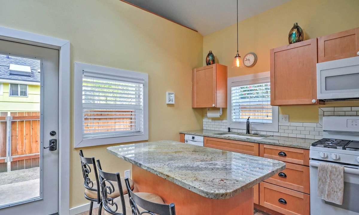 Woodstock Cottage | 1BR Portland Cottage - Easy Downtown Access!