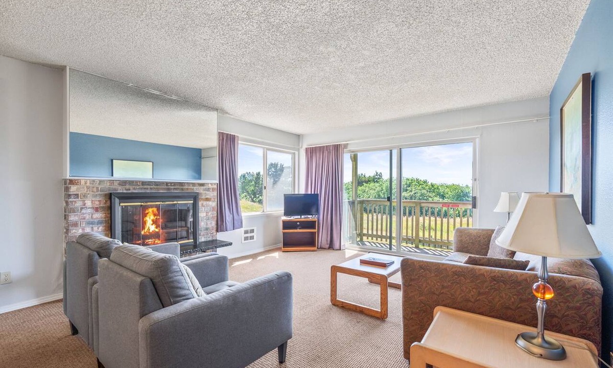 Ocean Shores Condo | 2-Bedroom Family Suite With King Bed and Kitchen