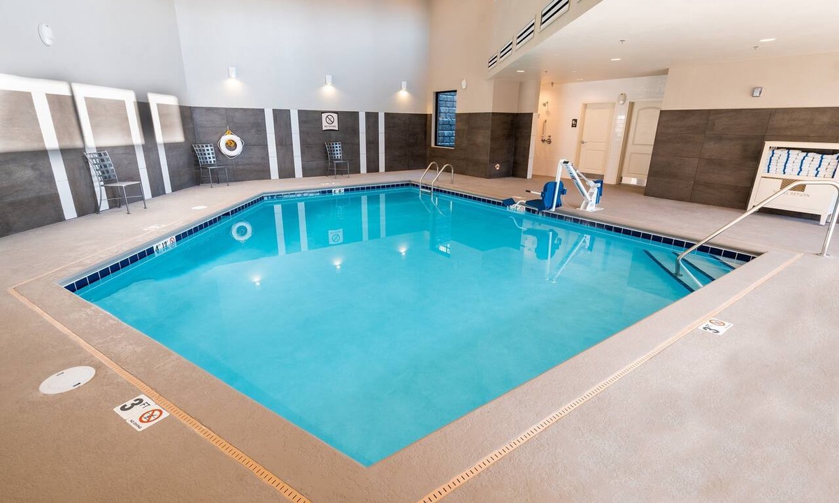 Coeur d'Alene Condo | 2 Bedroom | Indoor Pool + Hot Tub + Free Breakfast