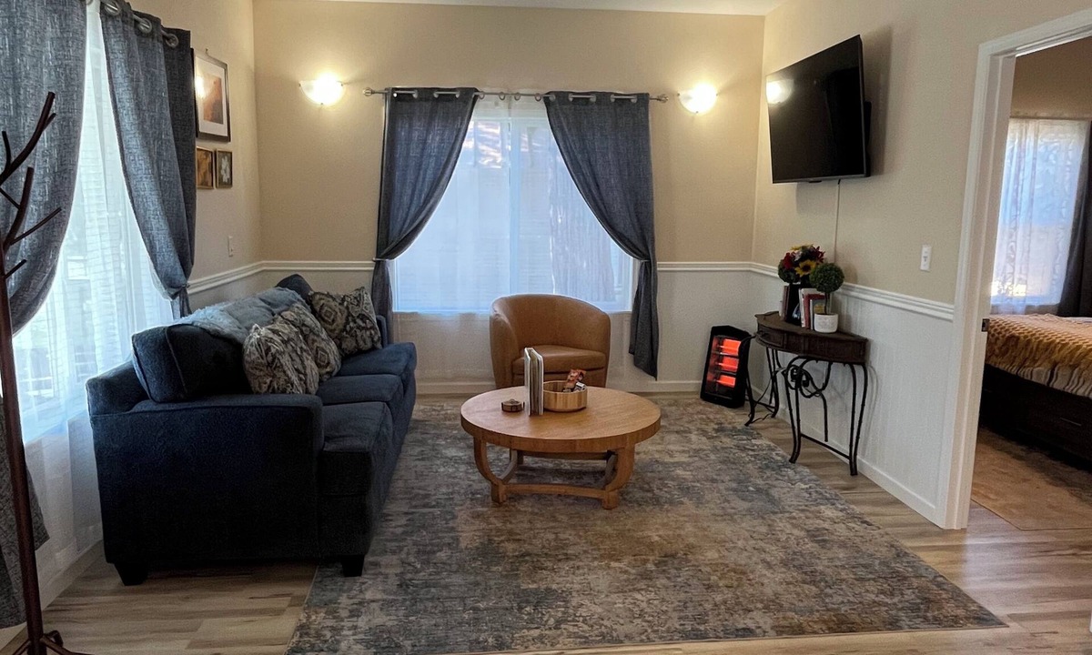 Altamont House | 2 Bedroom Near Downtown, OIT, and Sky Lakes Hospital
