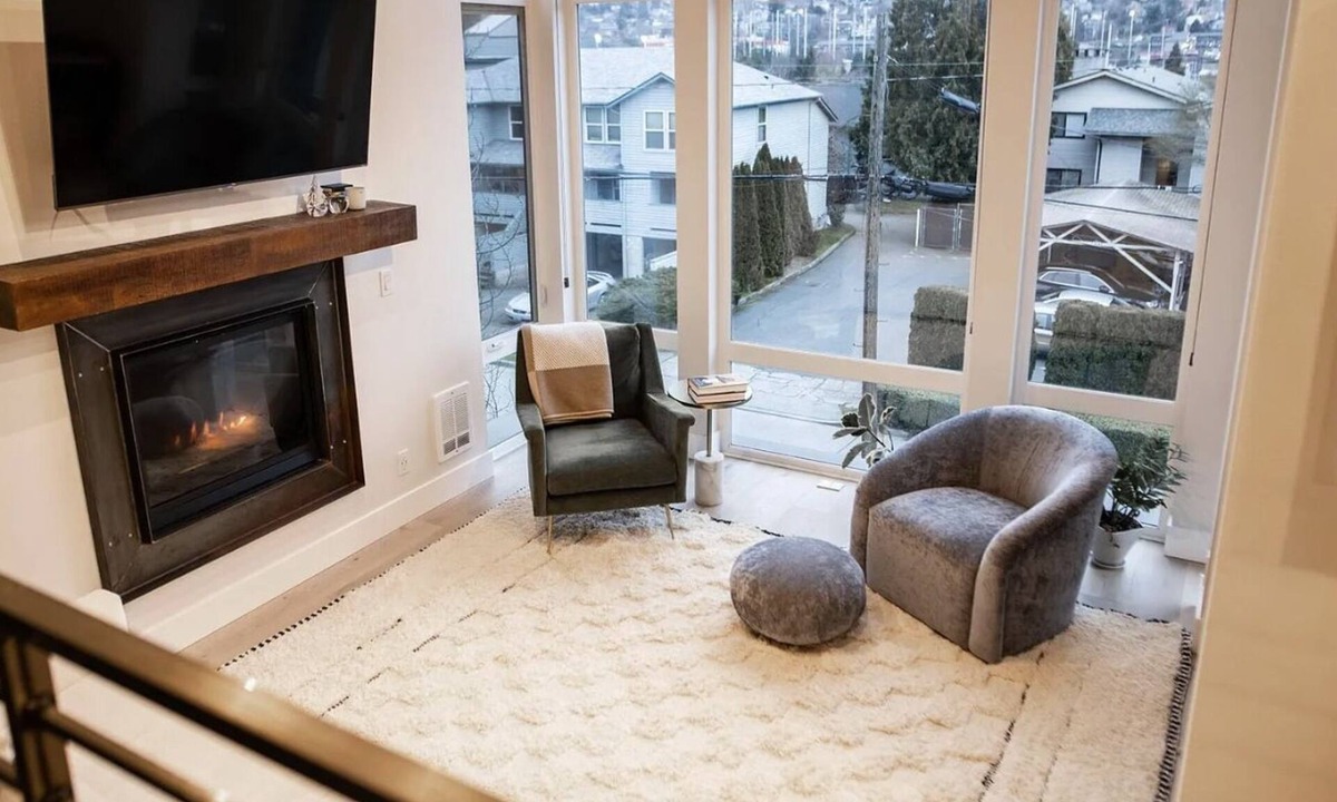 Southeast Magnolia House | 2-bedroom townhome in marvelous Seattle with office & Peloton, WIFI & AC