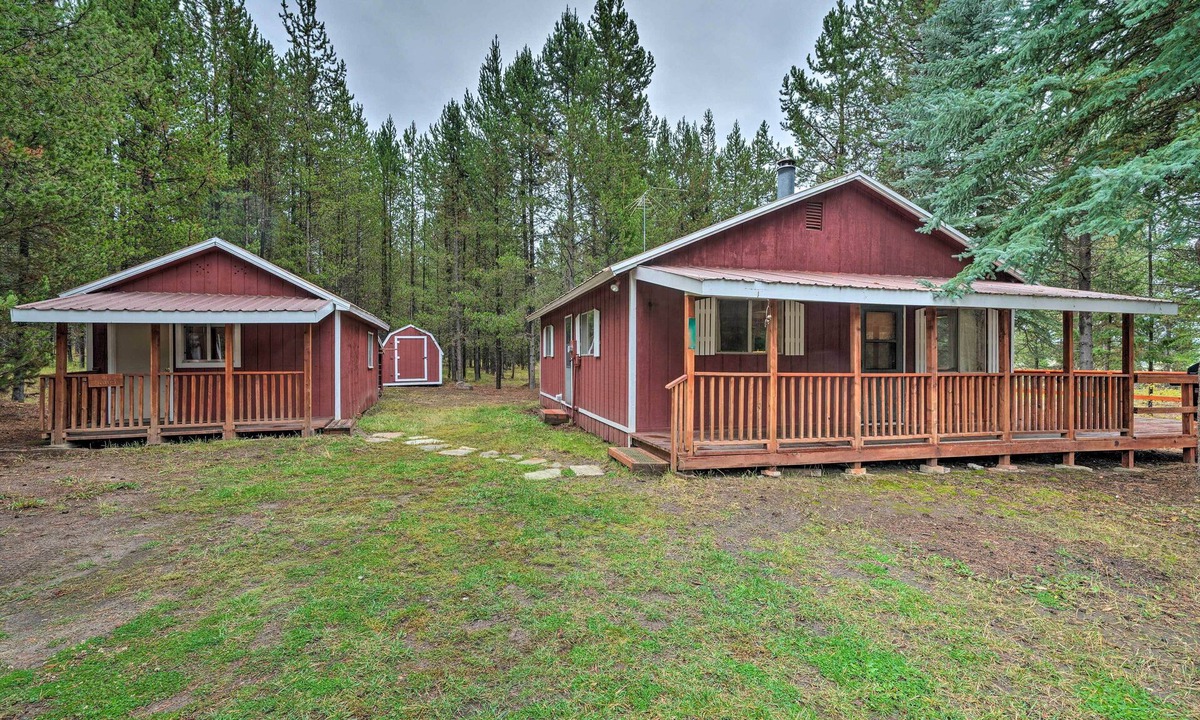 Island Park Cabin | 2 Cozy Island Park Cabins w/Near the Lake!