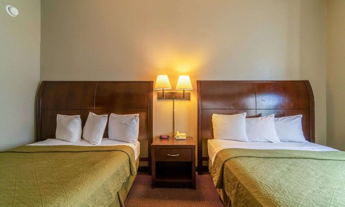Jonesboro Apartment | 2 Queen Beds Suite Non-Smoking