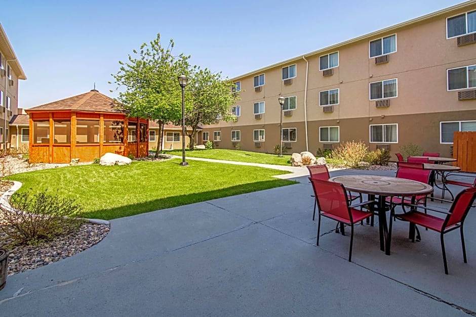 Williston Hotel | 2-Star Hotel ∙ Quality Inn Williston