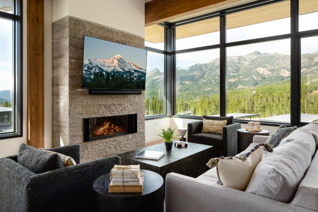 Big Sky Apartment | 201 LakeLodge