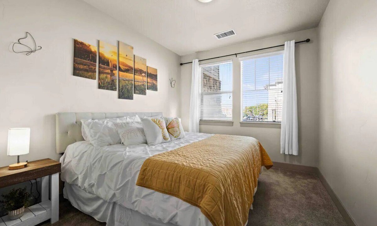 Riverton Apartment | 207 Butterfly Bungalow with Laundry, Pool, Gym & Garage