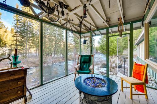 Sula House | 22 Mi to Lost Trail Skiing: Serene Winter Retreat