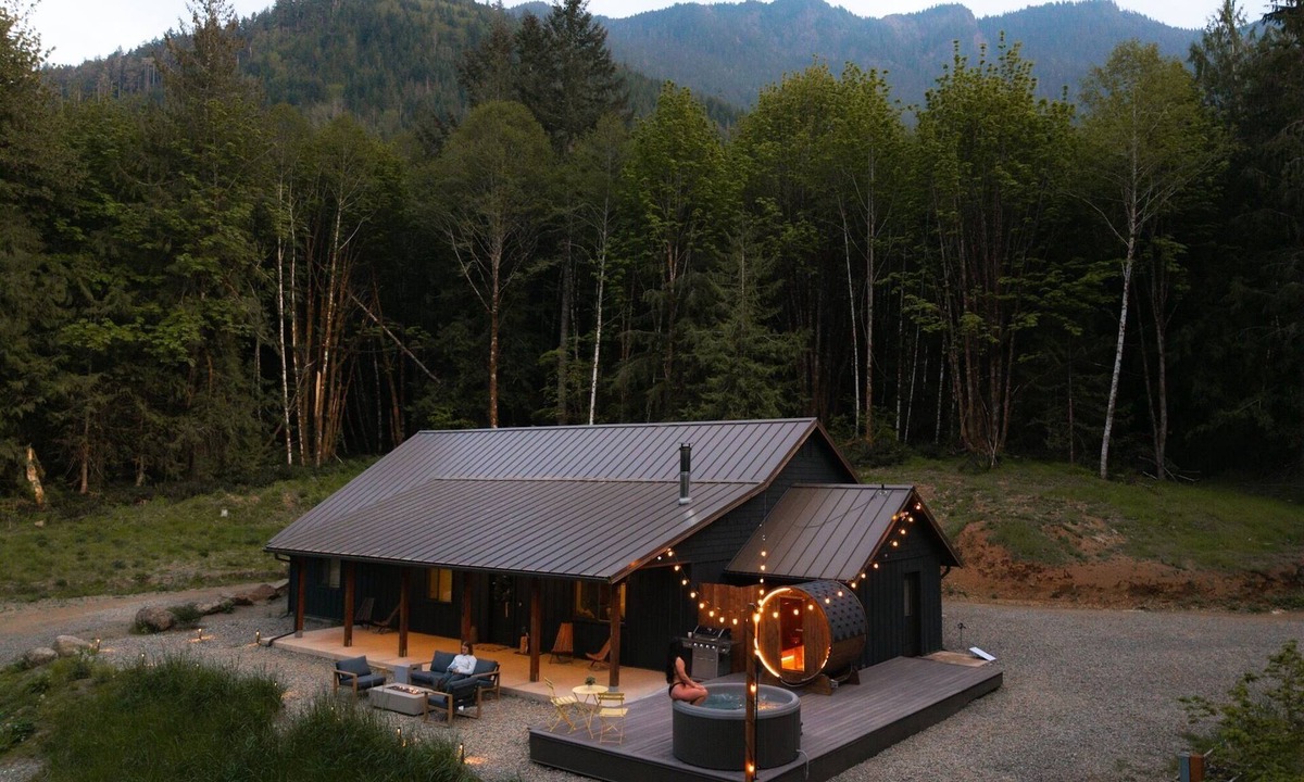 Port Angeles House | 28-Acre Olympic Cabin · Hot Tub + Sauna · Private