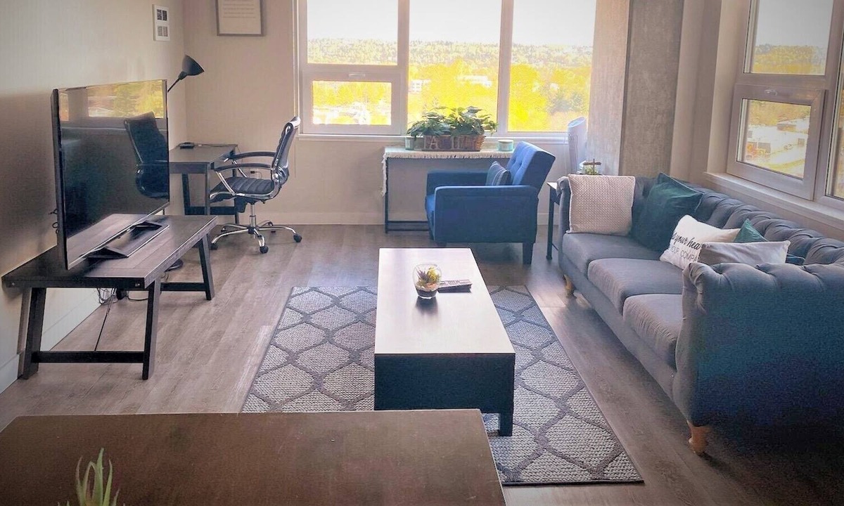 Southcenter Apartment | 2bedroom/Airport/Healthcare/Remote Workers