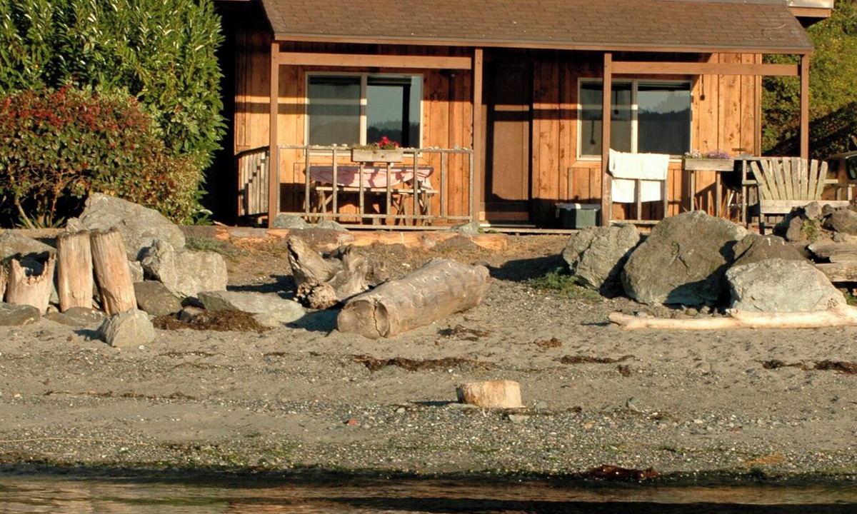 West Beach Cabin | 2BR Cabin on spectacular sand and pebble beach with epic sunsets!