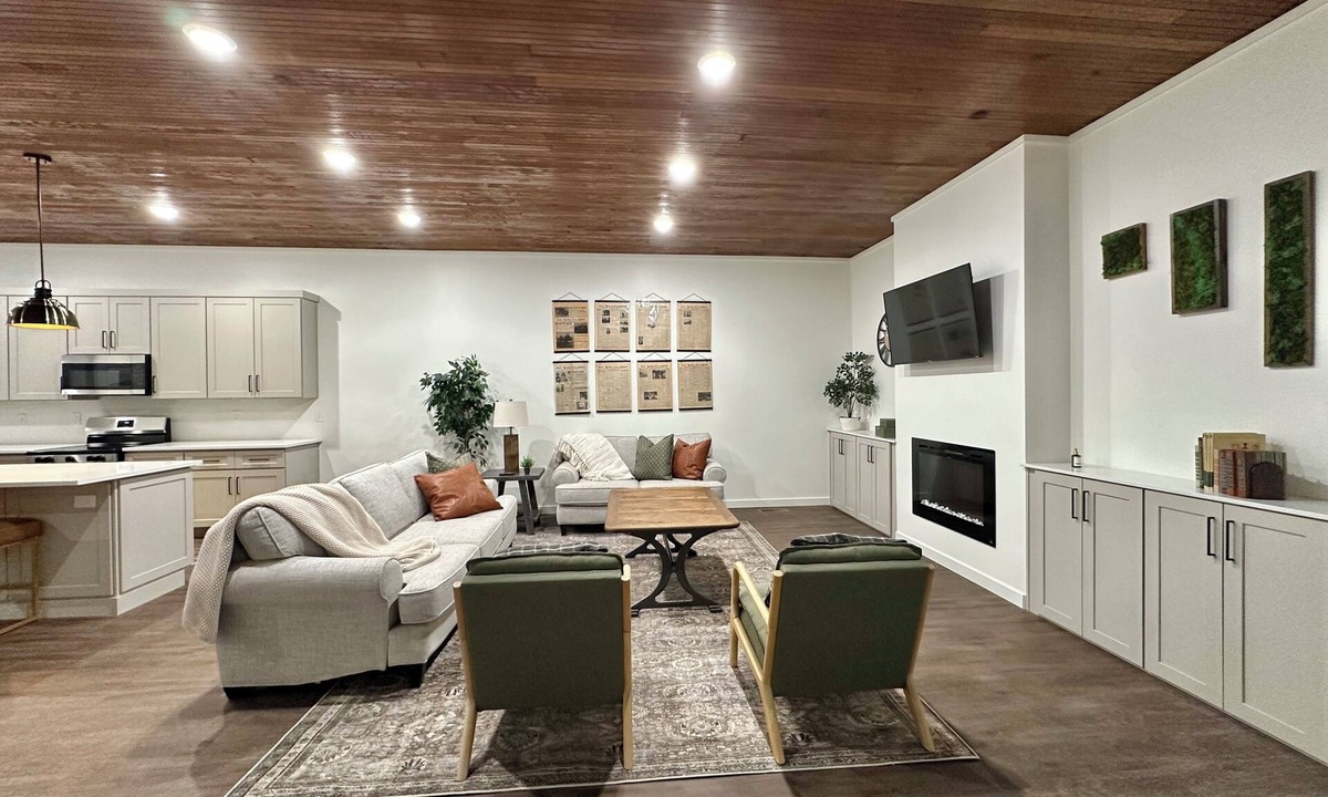Montpelier Apartment | 3 bed 2 bath with Garage and open floor plan on 2nd story 20 mins from Bear Lake