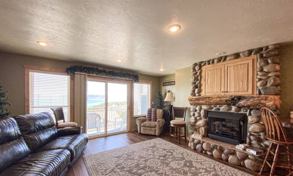 Harbor Village Condo | 3 Bedroom Lake View Condo 874 #2, Bear Lake views