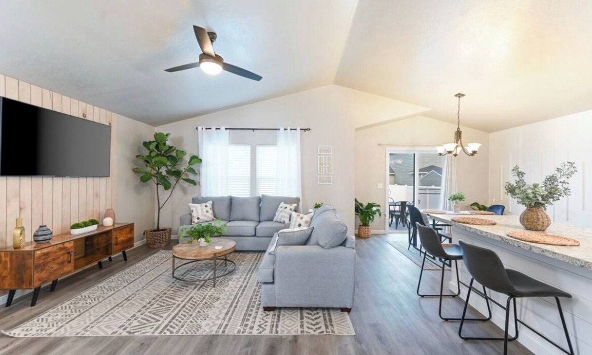 Meridian House | 3-bedroom vacation home 20 minutes from Boise State University