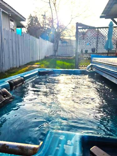 Downtown Klamath Falls House | 3 Queen Beds 2 Bath near Downtown Klamath Falls
