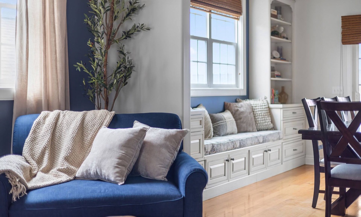 New Buffalo House | 3 Story Downtown New Buffalo Retreat