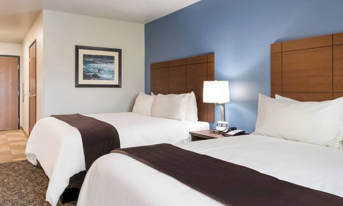 La Vista Hotel | 3 Units w/2 Queen Beds Each – Ideal for Family, Friends & Fun-Filled Adventure