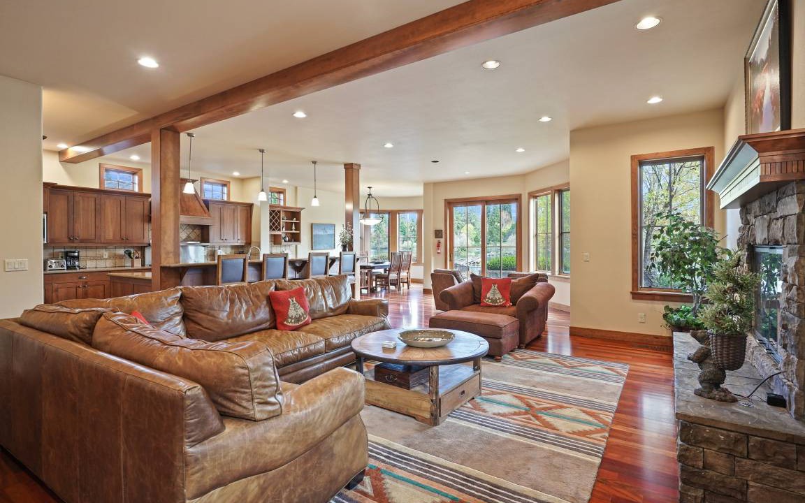 River West House | 306 m² House ∙ 3 bedrooms ∙ 6 guests