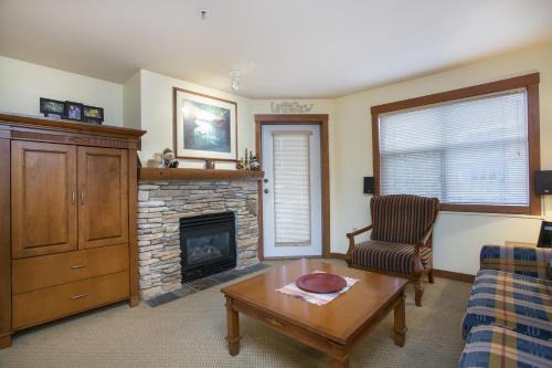 Snowbird Apartment | 3304 - One Bedroom Den Standard Powderhorn Lodge