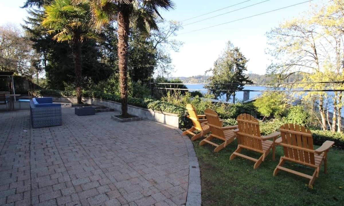 Mercer Island House | 3b3b 180 degree Lake View N Mercer Island Home