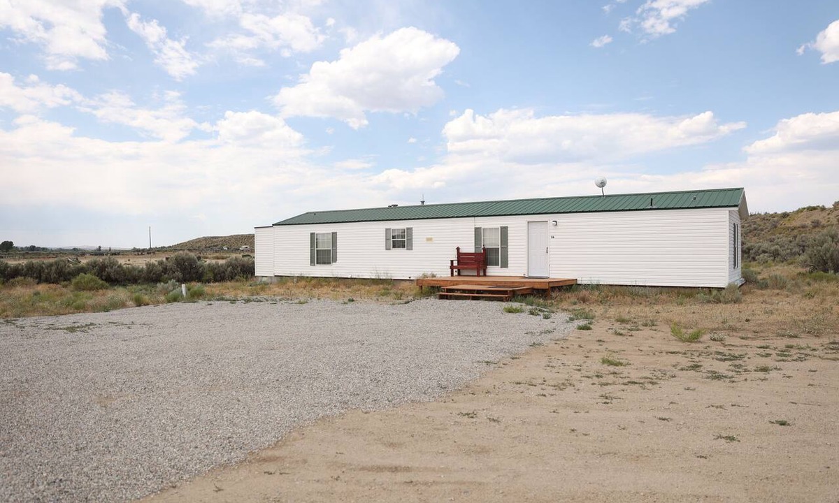 Boulder House | 3BR/2BA Private Acreage Home near Pinedale