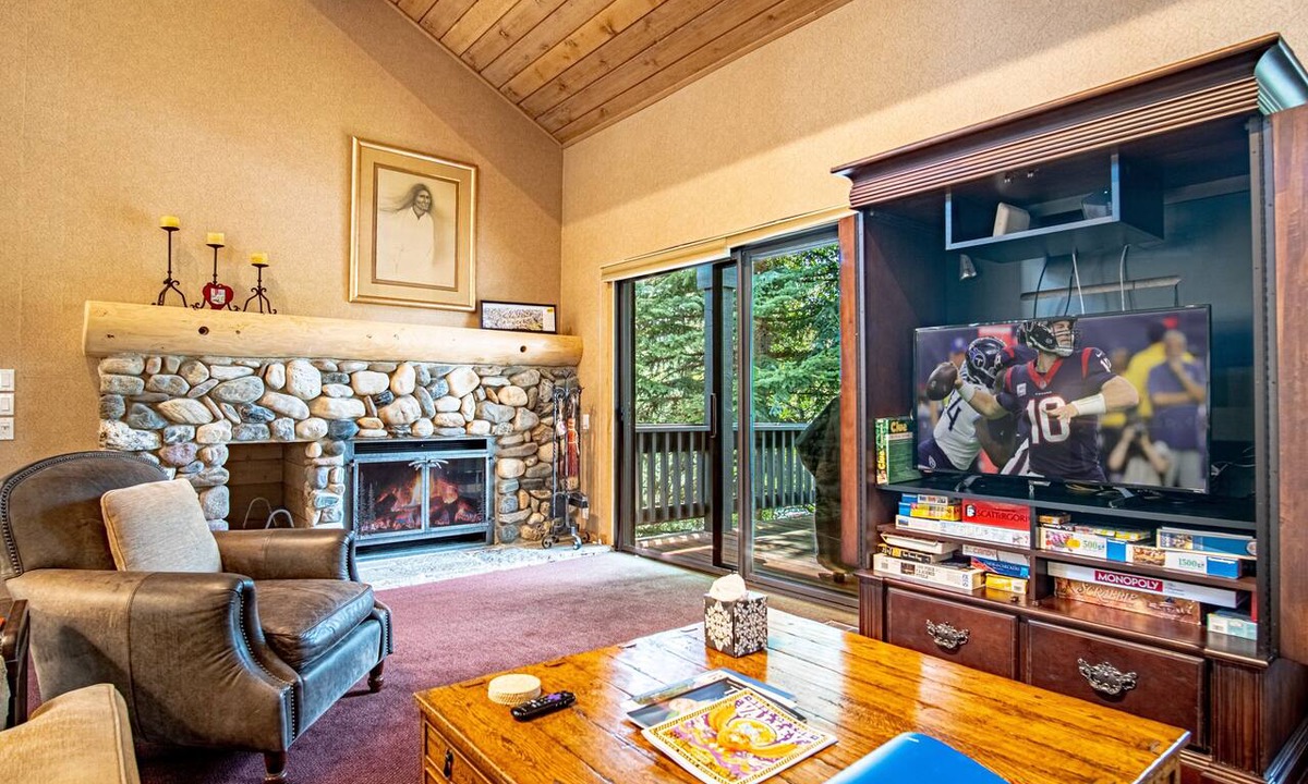 Elkhorn Village Condo | 3BR/3.5BA Fairway Nine condo, near Elkhorn golf.