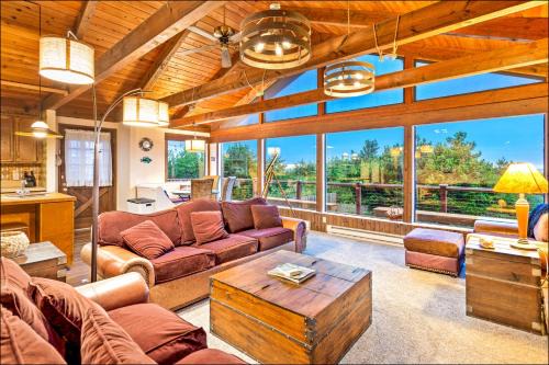 Copalis Beach House | 3BR Coastal Home Near Beach Dogs OK Deck