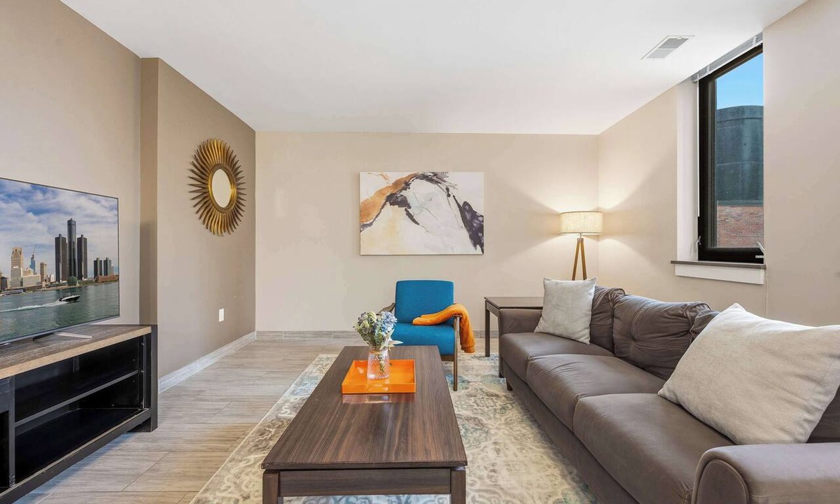Capitol City Apartment | 3BR Modern & Spacious Downtown Apartment