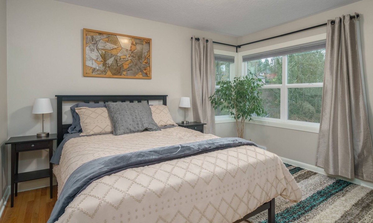 Cedar Hills House | 4 Bedroom West-Slope Garden Getaway, over the hill from Downtown Portland.