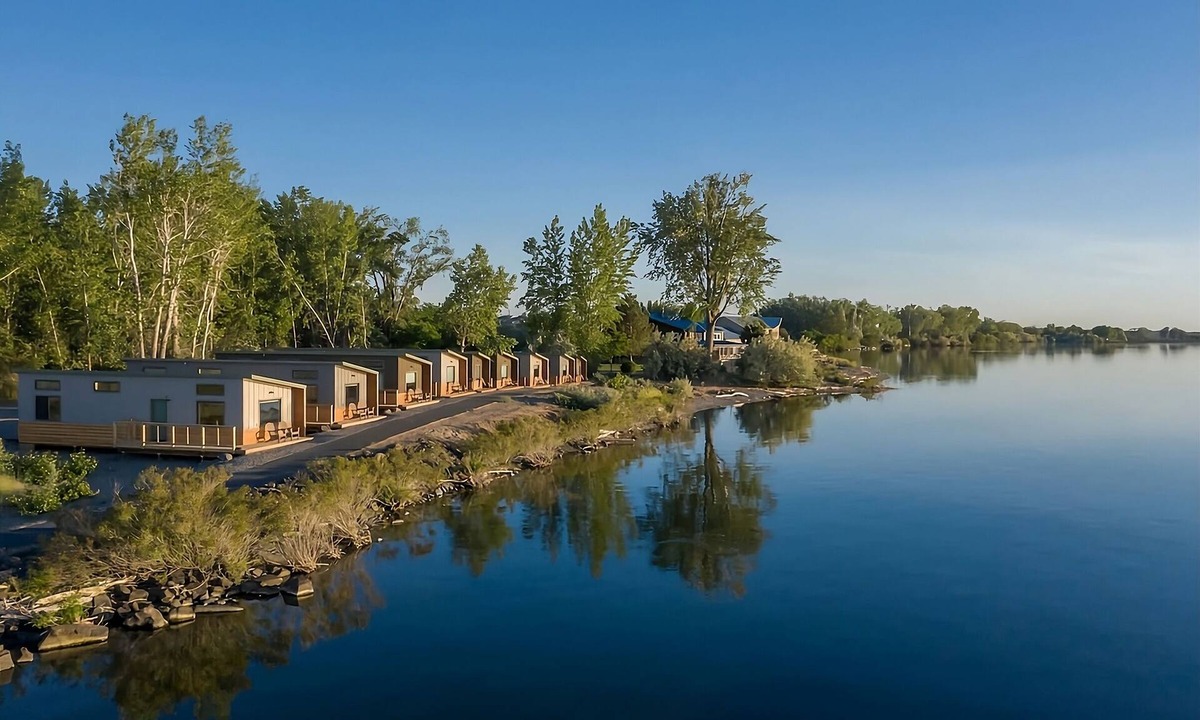 Boardman Hotel | 4 Spacious Units w/Large Picture Windows. Pet-friendly, Outdoor pool, Parking