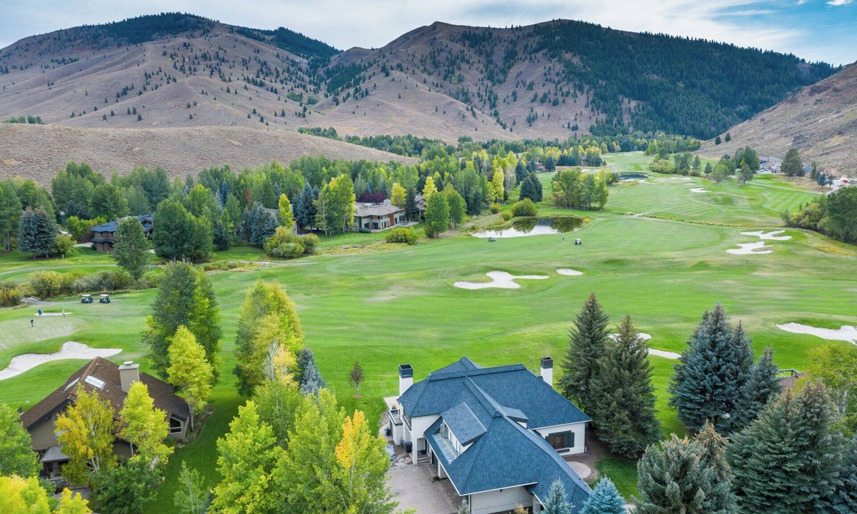 Sun Valley House | 4BD Fairway Twelve Retreat + Resort Amenities