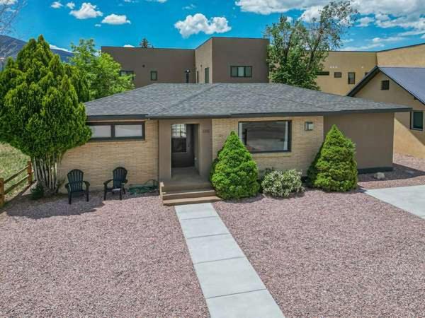 Salida House | 4BR Downtown Basecamp - Walk to Everything