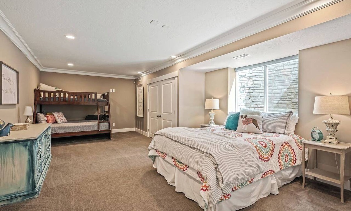 Garden District House | 4BR Retreat Near Downtown | 2 Kitchens Sleeps 11