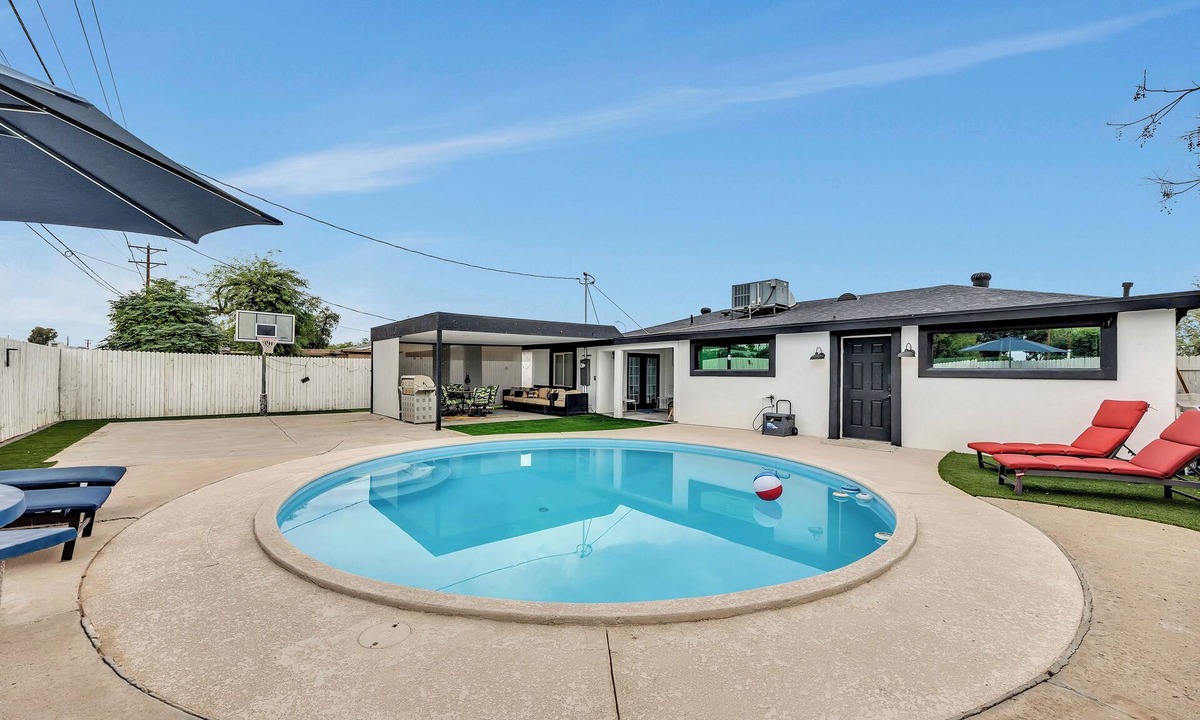 Maryvale House | 4BR West Phoenix - Pool - Near State Farm Stadium