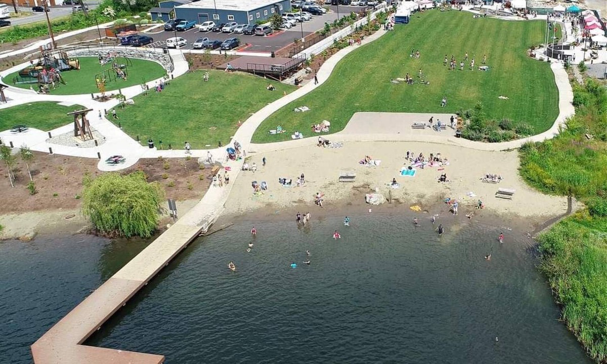 West Lake Stevens Condo | 5 minutes to the restaurants , shopping center and Lake!