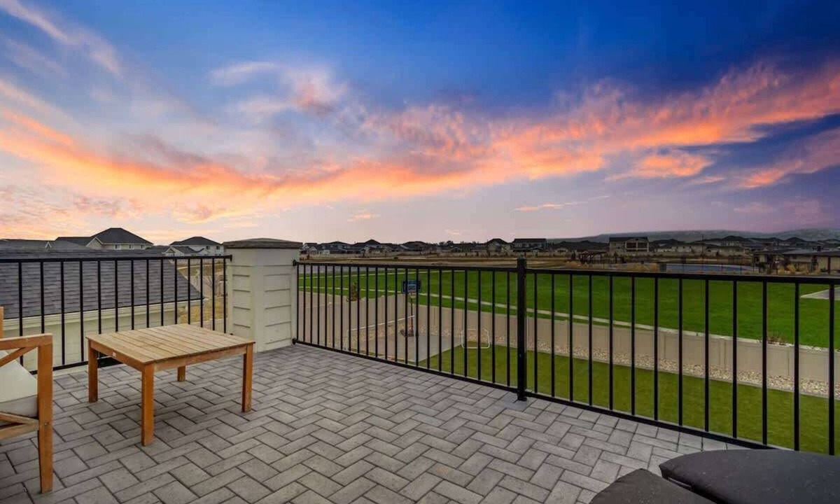 Meridian House | 5BR Meridian Home – Hot Tub & Family Play Space