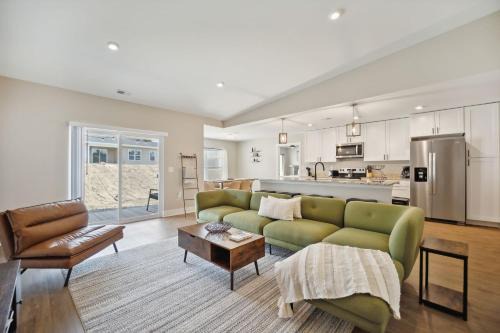 Williamsburg House | 6 Condos in Traverse City