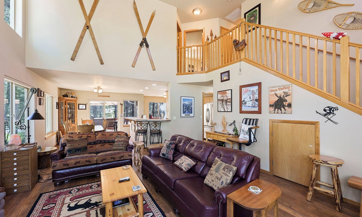 Three Rivers House | 663 Wagon Trail - Private Hot Tub, Community Pool & Tennis, A/C